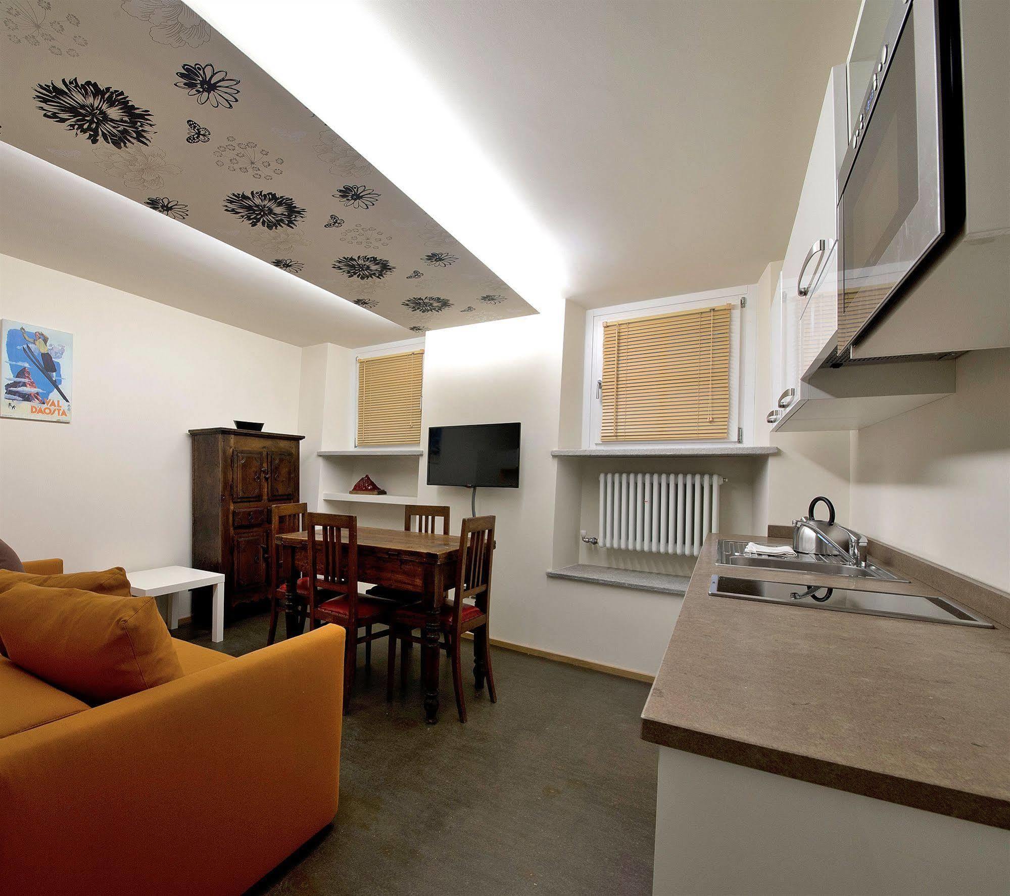 Apartements Coeur De Ville 아오스타 외부 사진